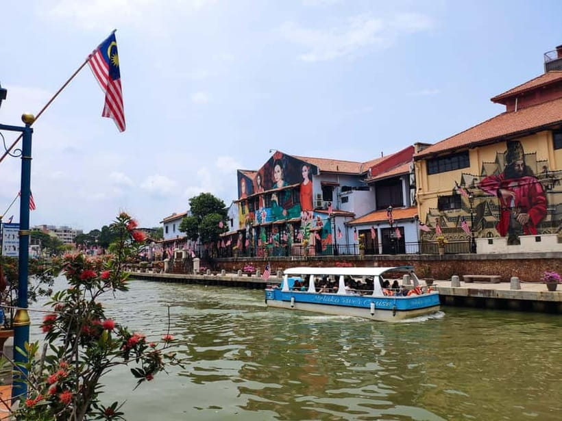 From Kuala Lumpur: Historical Private Malacca Day Tour - A Famosa and Porta de Santiago: Portuguese Fort Lines You Can Still Trace
